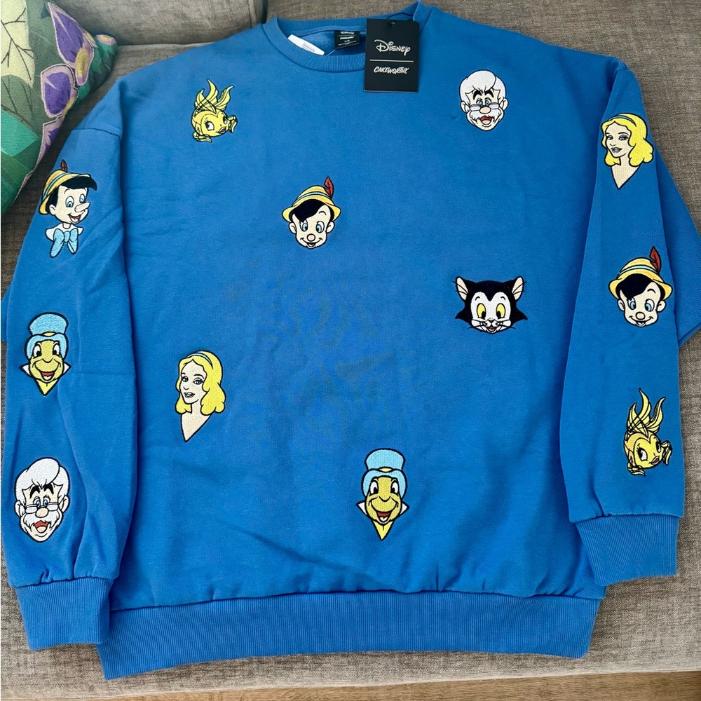 DISNEY X CAKEWORTHY 85th ANNIVERSARY  PINNOCHIO patches SWEATER blue collectors